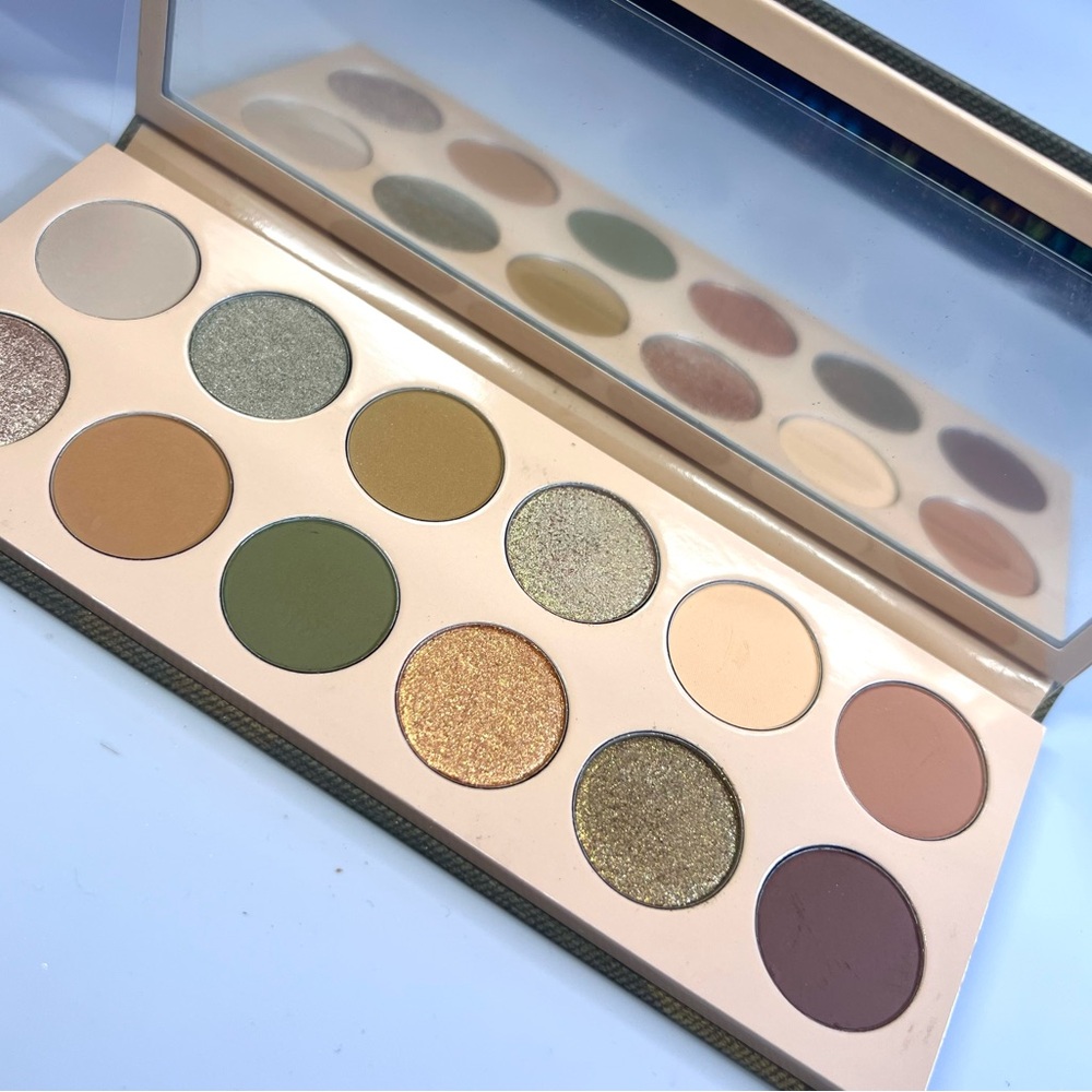 KKW BEAUTY Camo Palette, Neutral & Olive Eyeshadow Palette